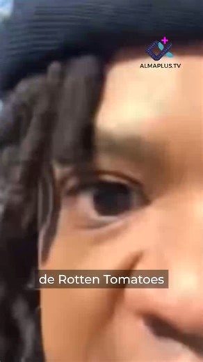 🎬 #AlmaPlusTV | Rotten Tomatoes: ¿el nuevo oráculo del cine? 🍅 En la era del algoritmo, Rotten Tomatoes se ha convertido en el juez silencioso que decide qué vemos… y qué ignoramos. 📊 Un sistema de puntuación que resume cientos de críticas en un solo número. Pero, ¿puede una película compleja sobrevivir a la tiranía del “tomatómetro”? 🎥 Lo que empezó como un agregador de reseñas, hoy influye en taquillas, campañas de marketing y hasta en la reputación de los directores. 🤔 ¿Estamos eligiendo