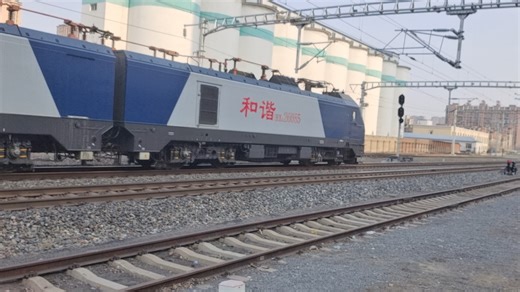 HXD26085牵引货列通过沈大线下行上行SS9G0084我本命牵引K1010次列车出鞍山站沈大线上行