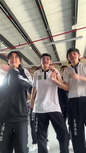 @𝔍𝔬𝔰𝔲𝔢 𝔊𝔞𝔩𝔳𝔦𝔰 @samuh_050 @ܔܛܔ @Usuga JAJAJJJAJA