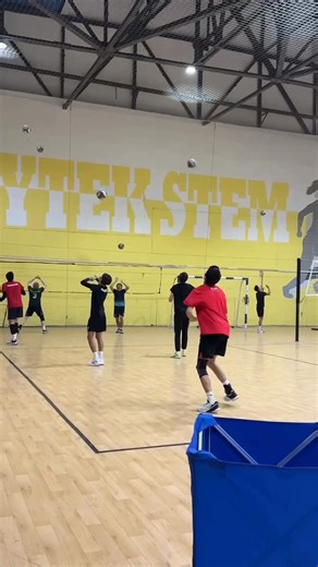 Волейбольная академия MVP | Бишкек | Джуны наши балерины😅 #волейбол #mvp #спорт #mvpvolleyball #volleyball #мвп #мвпволейбол #волейболбишкек #мвпбишкек #tryouts | Instagram