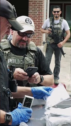 LAW: U.S. Marshal's Lone Star Fugitive Task Force documentary on ‪@frontsightmedia‬