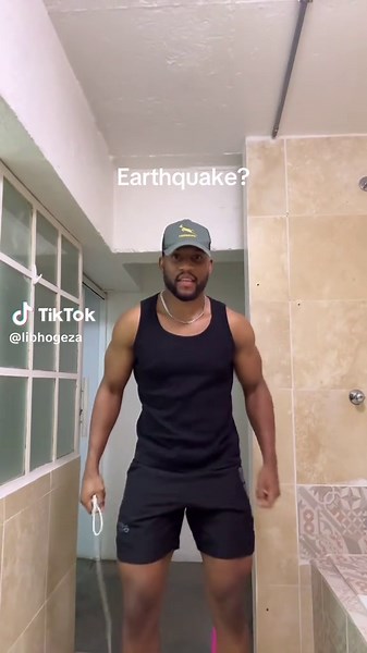 Libho Geza (@libhogeza)’s video of earthquake video