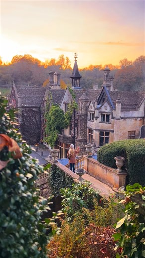 MISHA GILLINGHAM | FARMLUXE | Ladies, want to gather together with us in the Cotswolds this October for some beautiful gardens, floral arranging, picturesque villages,... | Instagram