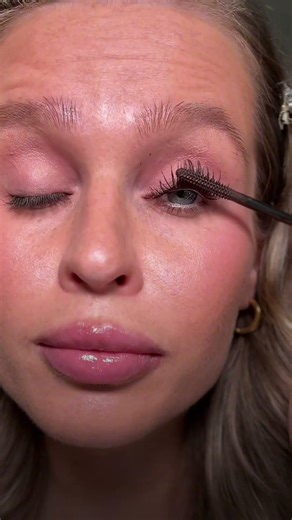 The lash hack everyone needs #toplash #makeup #toplashcosmetics
