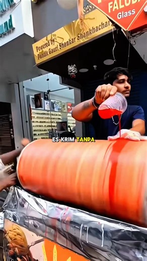 Tanpa Mesin! Begini Cara Tradisional Membuat Es Krim 🍦#shortsfeed