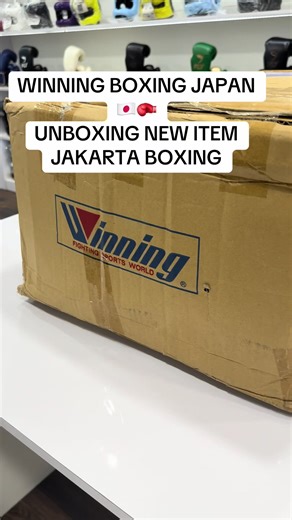Unboxing Winning Boxing Gloves from Japan