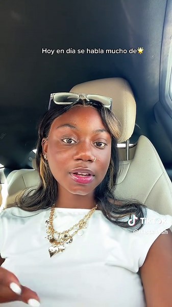 Essential Spanish Notes and Sample Essays for Exams