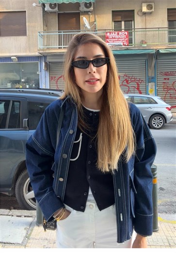 Koukaki feels like… Colorful streets. Modern cafés. Vinyl corners where you choose the soundtrack. Book gardens, vintage finds, ceramic shops everywhere and a bakery on almost every block. Busy, but never chaotic. No parking… but made for walking. Definitely a favourite. 📍 Surf & earth 📍 Book garden 📍 Zacharoúcho 📍 Commune Athens 📍 φιλινγκς | more feelings 📍 Another nail studio 📍 Val Goutsi Workshop Fine Arts & Ceramics 📍 Δωδεκα Πιατα 📍 Trabala Studio - Ceramic Workshop 📍 Bel Ray 📍 Sa