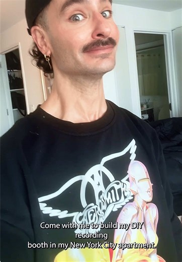 J-LINE (@jlinemusic)’s video of aliens