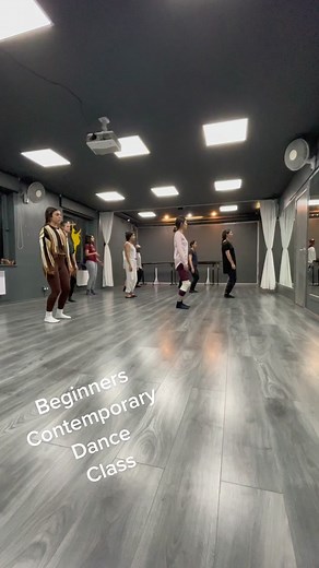 Beginners Contemporary Dance Class with Valeria Famularo | London School