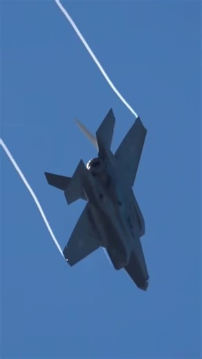 日本のF-35Bデビュー！新田原基地航空祭で軽快な旋回を見せる日の丸F-35B