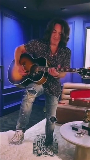 Paul Stanley solo acoustic guitar #paulstanley #kiss #kissband #concert #90s #ghostrock