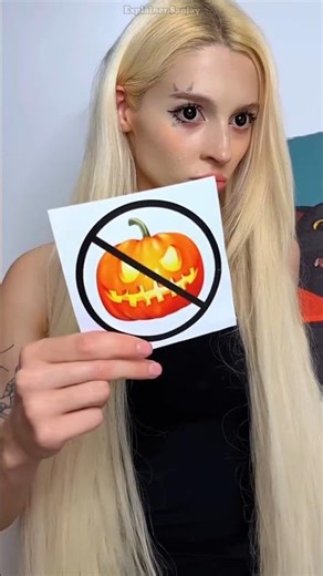 मानवी ने गिराया Kitty 😺 का कद्दू Kitty 😺 ने लिया 😡