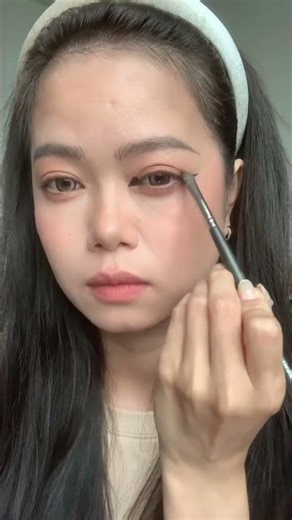 Master Easy Eye Makeup in 3 Steps