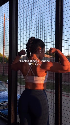 I heard back and biceps is the best upper body day and... I have to agree 👀 this routine has been my tea lately and the gains don't lie bestie! Save for your next upper body workout 💫 #backandbiceps #backandbicepsworkout #upperbody #upperbodyworkout #gym #gymgirl #fitnessmotivation #fitnessinfluencer #dallastx #strengthtraining