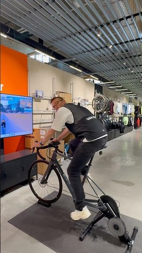 Nos home trainers Van Rysel D100 "Zwift Cog and Click" sont dispos au prix de 270 €. #hometrainer