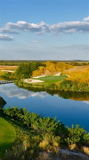 Streamsong on Instagram: "Hole 7 at Streamsong Blue is a par 3 that perfectly captures the spirit of the course—visually stunning, deceptively challenging, and unforgettable. : @carolina_pines_golf"