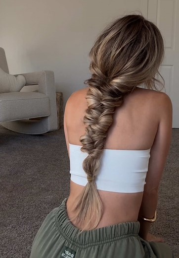 the best messy fishtail hack!! 🤍🍂 #hairstyle #hairtutorial #hairstyles