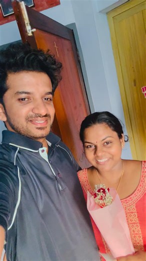 രാവിലെ തന്നെ പൂ കിട്ടി 😜😜😜