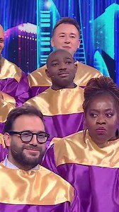 La Chorale de #VTEP va vous en mettre plein les oreilles 👂🎶 #OnRegardeQuoi #humour #tf1 #emissiontv