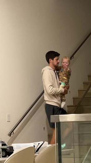 This is how he says goodnight evernight. Little angel 😘 #goodnight #goodnightkiss