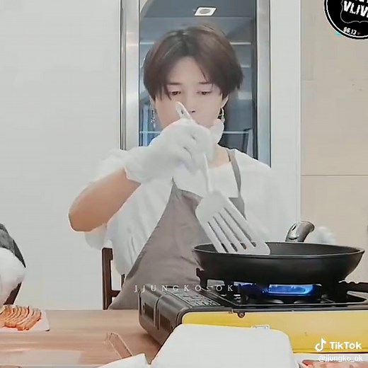 Cooking with Jungkook and Jimin