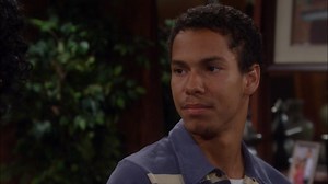 Drucilla checks in on Devon after the visit with his mother while Gloria and Lauren discuss Lauren and Michael’s upcoming wedding. | The Young and the Restless