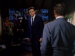Jack Lord in THE INVADERS