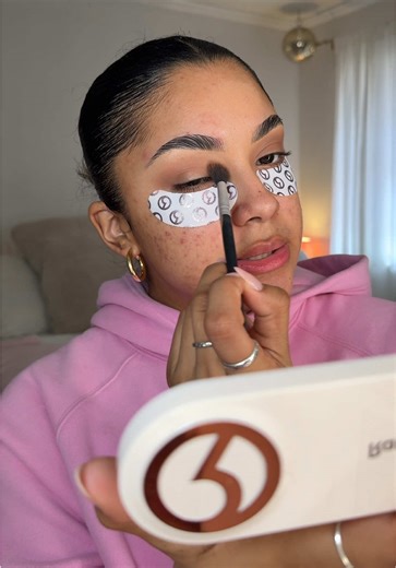 Iconic Eyeshadow Tutorial with Rare Beauty