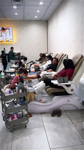 Golden Hour Nails Spa on Instagram: "WEDDING / BRIDAL / BACHELORETTE Wedding weekend in Vegas? 💍✨ From bridal parties to bachelorette trips, we create timeless, photo-ready nails for your big moments 💅🤍 #GoldenHourNails #VegasConcert #ConcertReady #VegasNights #VegasVibes"