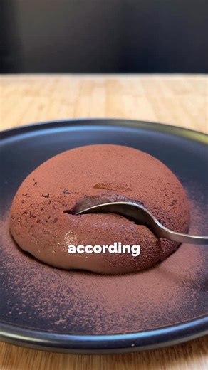 An | A Writer Who Likes Food on Instagram: "Recipe⤵️ Would you eat this? Chocolate Pudding Ingredients: 1 ½ cup milk, divided 1 tbsp cocoa powder, plus more for dusting ¼ cup cornstarch ¼ cup granulated sugar Directions: In a bowl, whisk together ½ cup milk, cocoa powder, and cornstarch In a pan on medium heat, combine the remaining 1 cup milk and sugar Once the sugar is dissolved, add in the cocoa mixture Mix constantly with a spatula until the mixture has thickened to the texture of a very thi