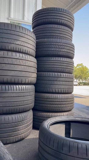 Tires expire. Yes, really. Check the DOT code on your sidewalk - if it’s 6 years old, it’s time to replace. Come through and we’ll swap them out. ⚠️🛞 📞 Call us at 323-936-9420 📍 Visit us at 5150 W Pico Blvd Los Angeles, CA 90019 #losangeles #tireshop #mobiletireservice #tirerepairla #tireservicela #newtires | 10 Minute Tires