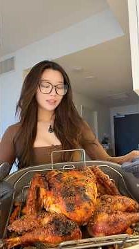 Let me teach you the JUICIEST, CRISPIEST turkey 🍗 #thanksgiving #turkey