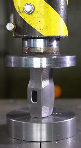 Forged Hammer Head vs Hydraulic Press | Split Test #hydraulicpress