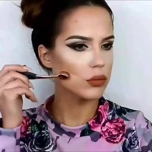 33K views · 280 reactions | Love makeup?  Then you'll love our 10 Piece Rose Gold Oval Makeup Brush Set! Perfect for flawless blending of foundation, blush, or powder! Huge sale TODAY, Save 92% — Get yours NOW before we run out! =>> https://headoverheelscouture.com/products/gold-10-piece-oval-makeup-brush-set | Head Over Heels Couture | Facebook