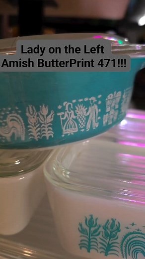 We found a Lady On The Left Amish ButterPrint 471 Pyrex cassarole....we are adding 300 pieces of new pyrex for this weekend at LANDS Of Nostalgia | Mapa Picks