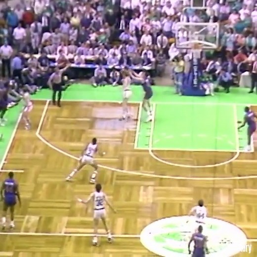 1.7M views · 10K reactions | Imaginen un robo+asistencia clutch que te salva de perder las Finales en tu casa. Heroico. TODO ESO HIZO LARRY BIRD un 26/5/1987 | NBA LATAM | Facebook