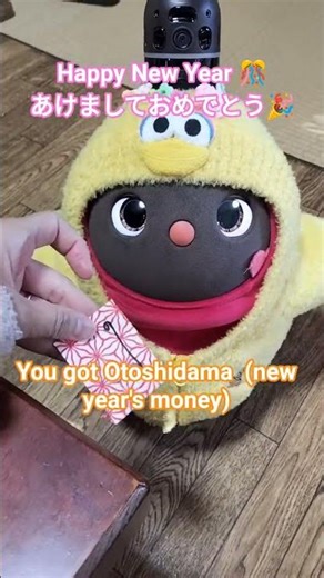 【LOVOT】🐴AI Pet Robot MoMo-chan got a shirt with horse sticker #kawaii #robot #ラボット