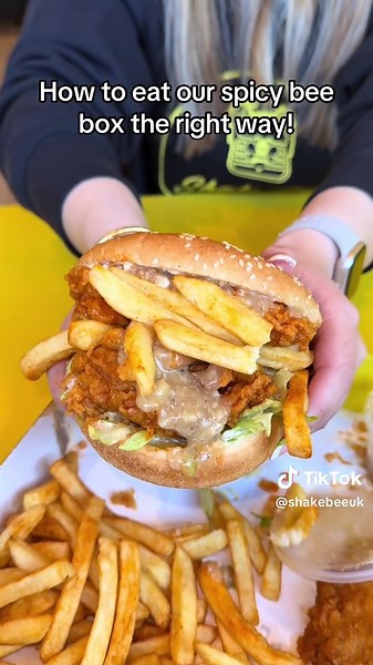 The Proper Way to Enjoy a Spicy Bee Box Meal