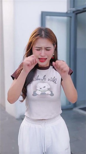 Wait, isn't that what you wanted? 😂 🛍️ 🍬 #taihoa #funny #shorts