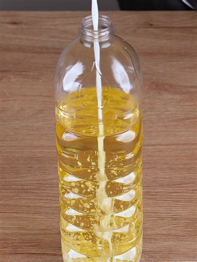 The Secret of Mixing Milk and Oil in Cooking