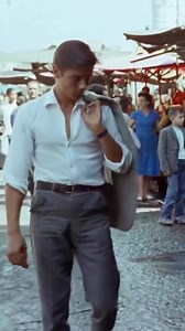 🎬 ALAIN DELON - Le Dernier Samouraï 📍 Palais des Congrès de Paris 📅 Samedi 6 décembre 2025 : date unique Un an après sa disparition, Alain Delon revient en grand sur écran géant. Un orchestre symphonique joue en direct les plus beaux thèmes de ses films pendant que les scènes cultes défilent en CinémaScope. À vivre absolument : • Les musiques mythiques jouées en live 🎻 • La magie du CinémaScope sur grand écran 🎞️ • Un hommage sobre, élégant et lumineux 🌟 🎟️ Réservations : urlr.me/8ewxuq #