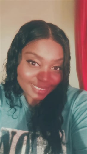 Besides the reflection I love this photo. I genuinely look happy 💕