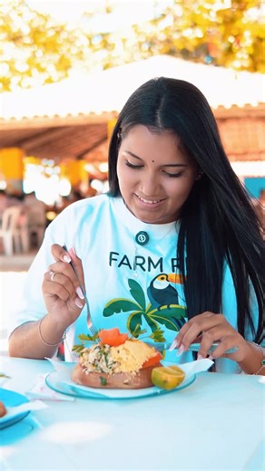 RESTAURANTE TIO BERLINDO on Instagram: "Venha para o restaurante tio Berlindo e experimente a melhor casquinha de Siri da região! ☀️"