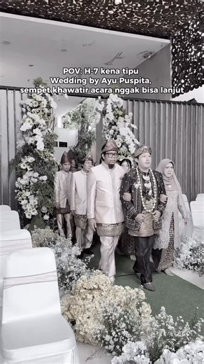 Villa Azila 🏡🌴 Pool Villa on Instagram: "Wedding is not just about a plan, but about commitment to make it happen — no matter the situation✨❤️ H-7, kami bantu klien kami bangkit dan tetap melangkah menuju hari bahagianya 🤍 Dear Couples, Pastikan kamu ditangani oleh tim yang bertanggung jawab sampai hari H dan lebih berhati hati lagi dalam memilih vendor hari bahagia kalian ya! ✨🙌🏼 Bridestory: Azila Villa Youtube: Azila Villa Tiktok: Azila Villa 2nd Account/ Event Gallery: @villa.azila #azil