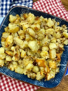 32K views · 70 reactions | Craving a classic Southern side dish? ️ You've got to try my family's recipe for pan-fried potatoes and onions! ✅ Comment RECIPE and I will DM it. https://www.backtomysouthernroots.com/southern-pan-fried-potatoes-and-onions/ | Back To My Southern Roots | Facebook