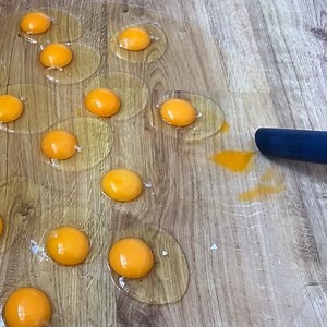 100K views · 39 reactions | What can't it suck up?! 勞 | In The Know Innovation | Facebook