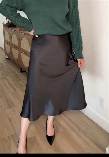 Satin midi skirt. #satinskirt #satin #satinskirtoutfit #tiktokshopcreatorpicks