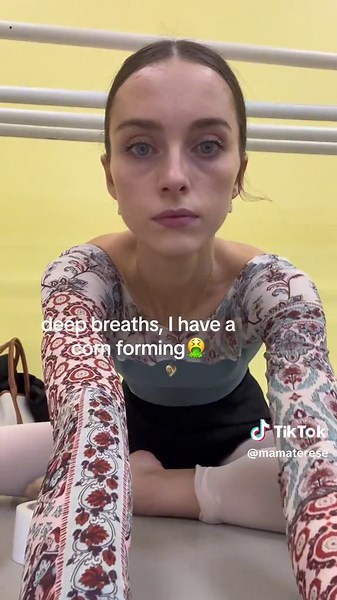 between class and rehearsal👀 #ballet #ballettok #ballerina #dance #pointeshoes #fyp #balletdancer #asmr #sound #grwm #pain #routine