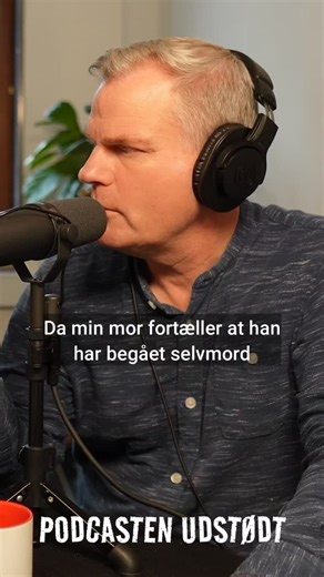 I øjeblikket er to socialrådgiverstuderende ved at skrive deres afsluttende bachelorprojekt. Titlen er: “Mellem tro og trivsel – socialrådgiverens arbejde med børn, unge og familier i Jehovas Vidner." I den forbindelse lod jeg mig interviewe af dem i søndags og det kom der en to timers lang snak ud af. Jeg tror det er første gang at jeg har fået mulighed for at gå virkelig i dybden med hvad det er der sker i et lille barnesind, hos børn og unge som vokser op i et religiøst miljø som Jehovas Vidn